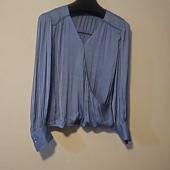 CELLIGRAPHIE Wrap Top XL - Picture 1 of 8